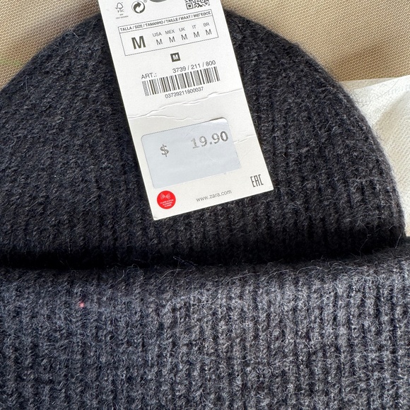 ZARA Black Knit Beanie Hat – Unisex – NWT - Picture 2 of 3